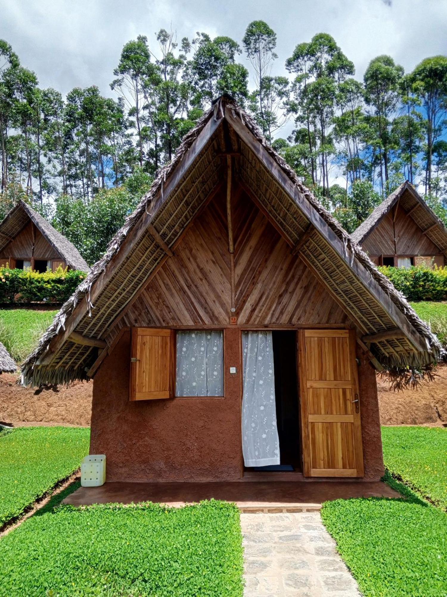 Soanala Hotel Moramanga Exterior photo